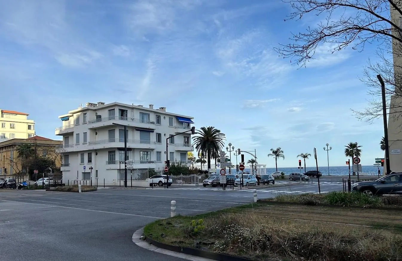 Apartment Joli Appartement Au Bord De Mer Nice France