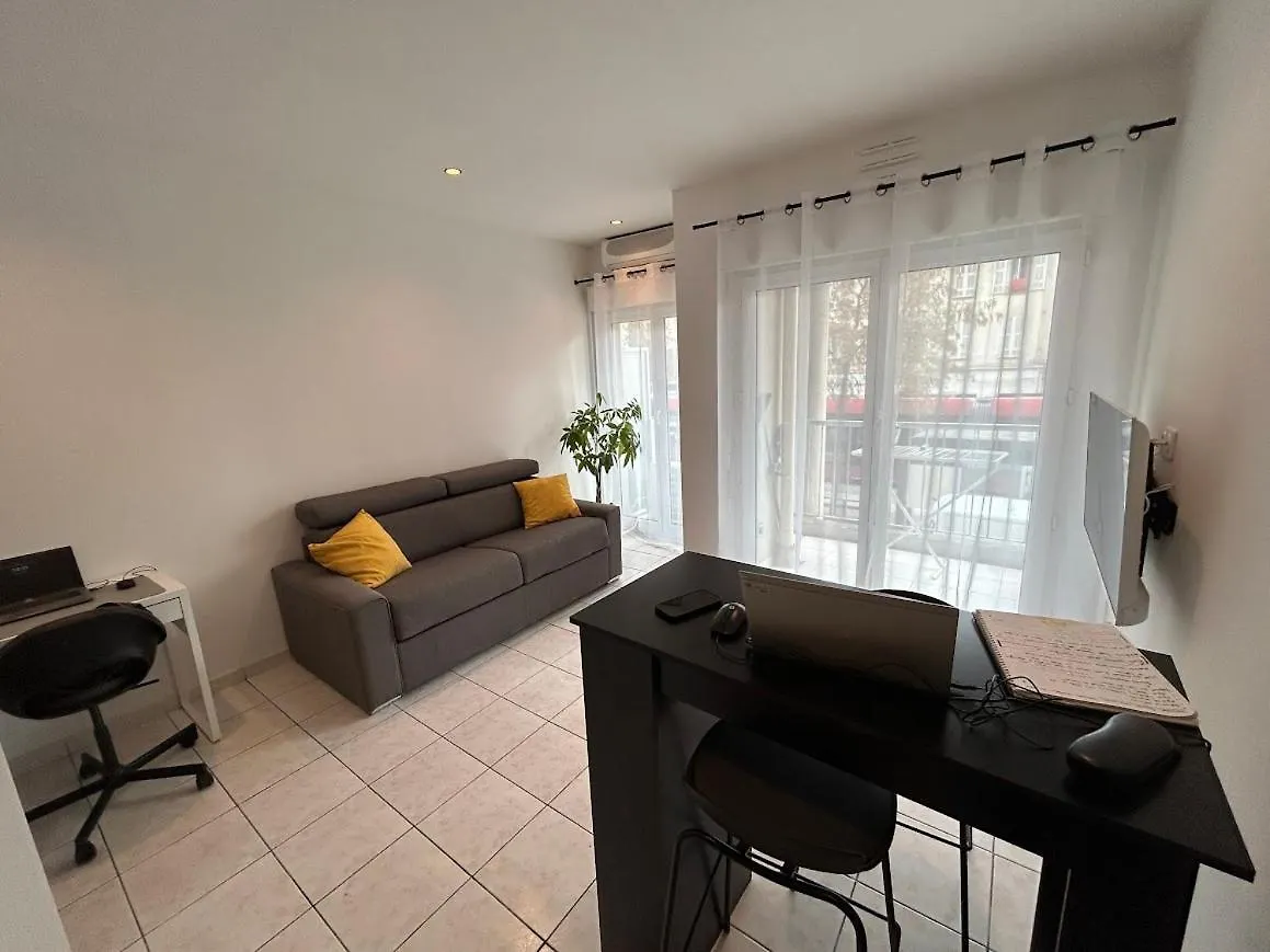 Joli Appartement Au Bord De Mer Nice